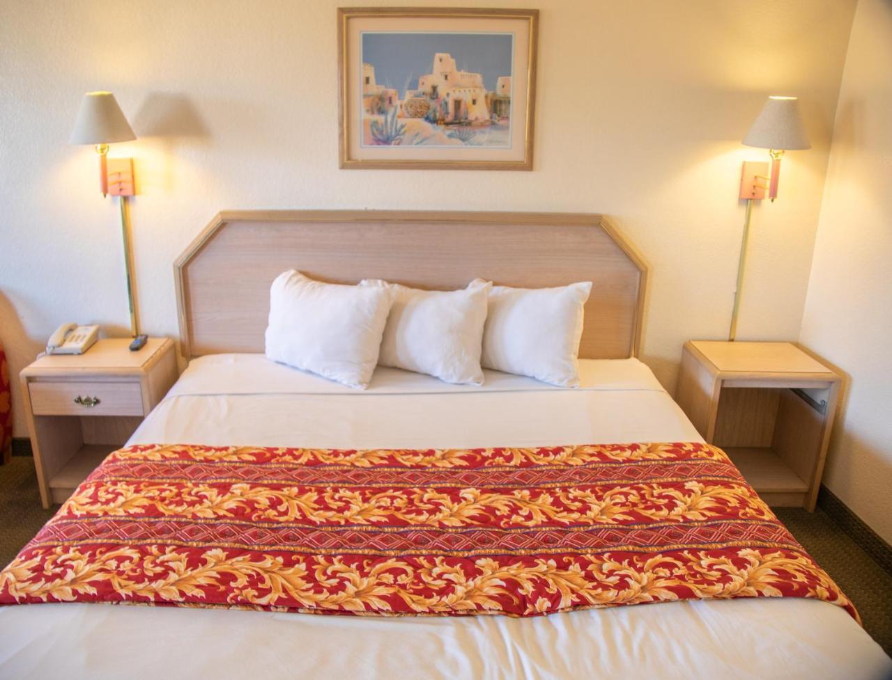 Hotel Rising Финикс Екстериор снимка